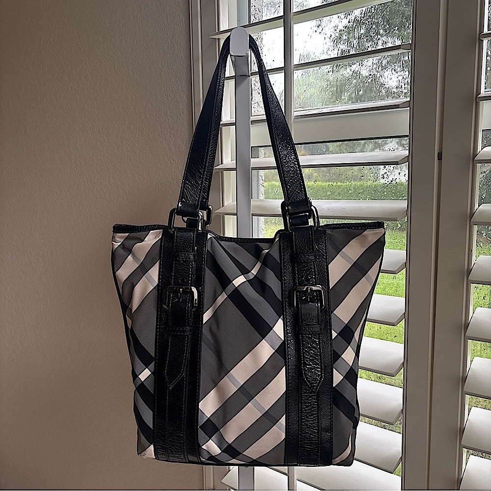 BURBERRY Beat Check Victoria Tote Nylon Patent Leather Should Bag